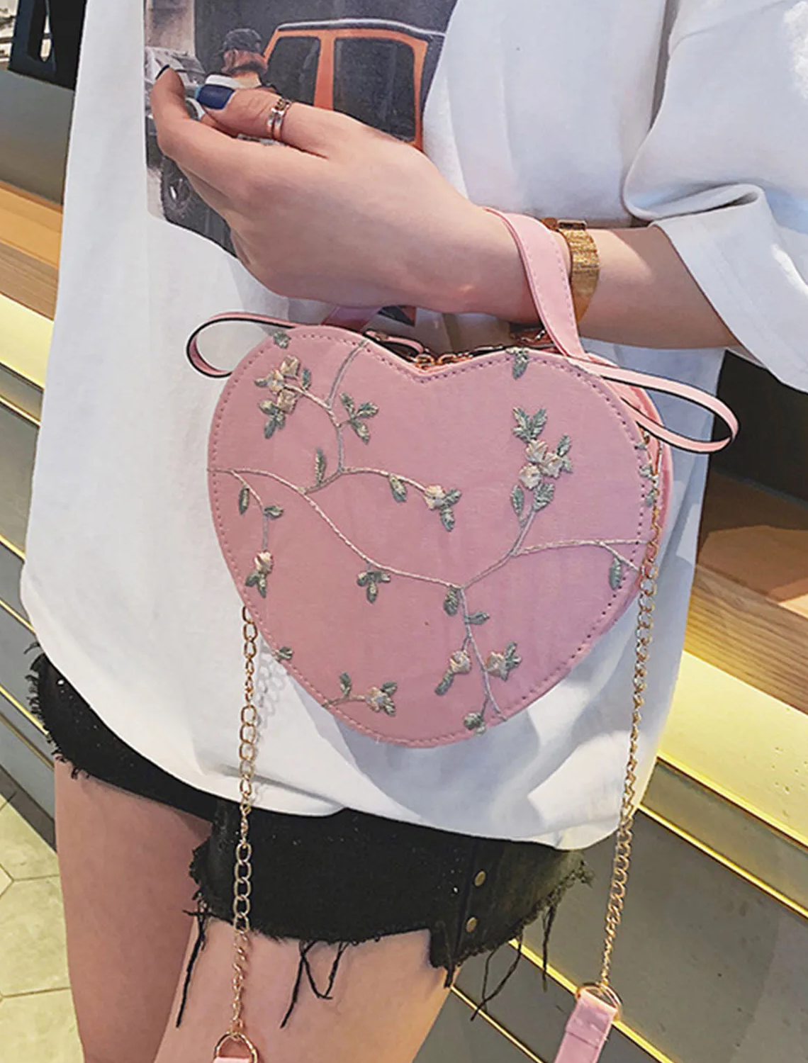 Heart-Shaped Ivy Handbag – Romantic Style Meets Everyday Elegance