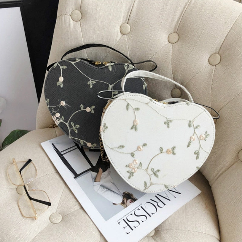 Heart-Shaped Ivy Handbag – Romantic Style Meets Everyday Elegance